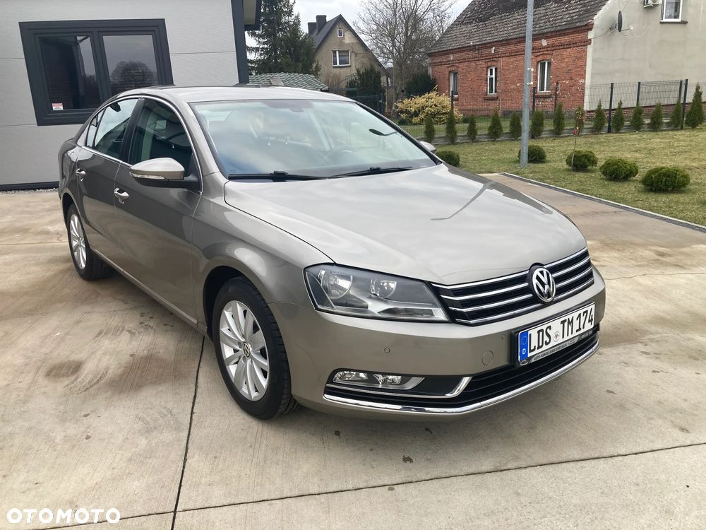 Volkswagen Passat 2.0 TDI DPF BlueMotion Technology Highline - 3
