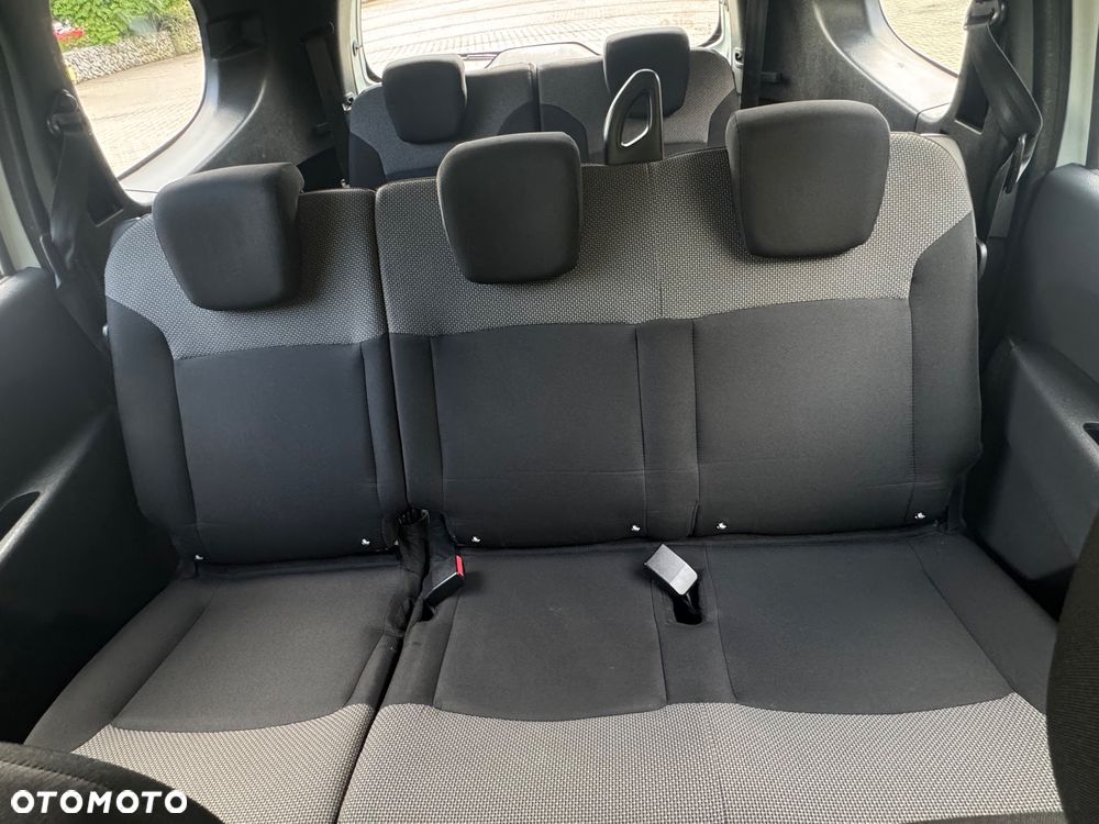 Dacia Lodgy 1.3 TCe Laureate S&S - 21