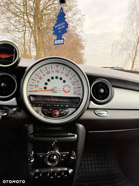 MINI Cooper Standard - 10