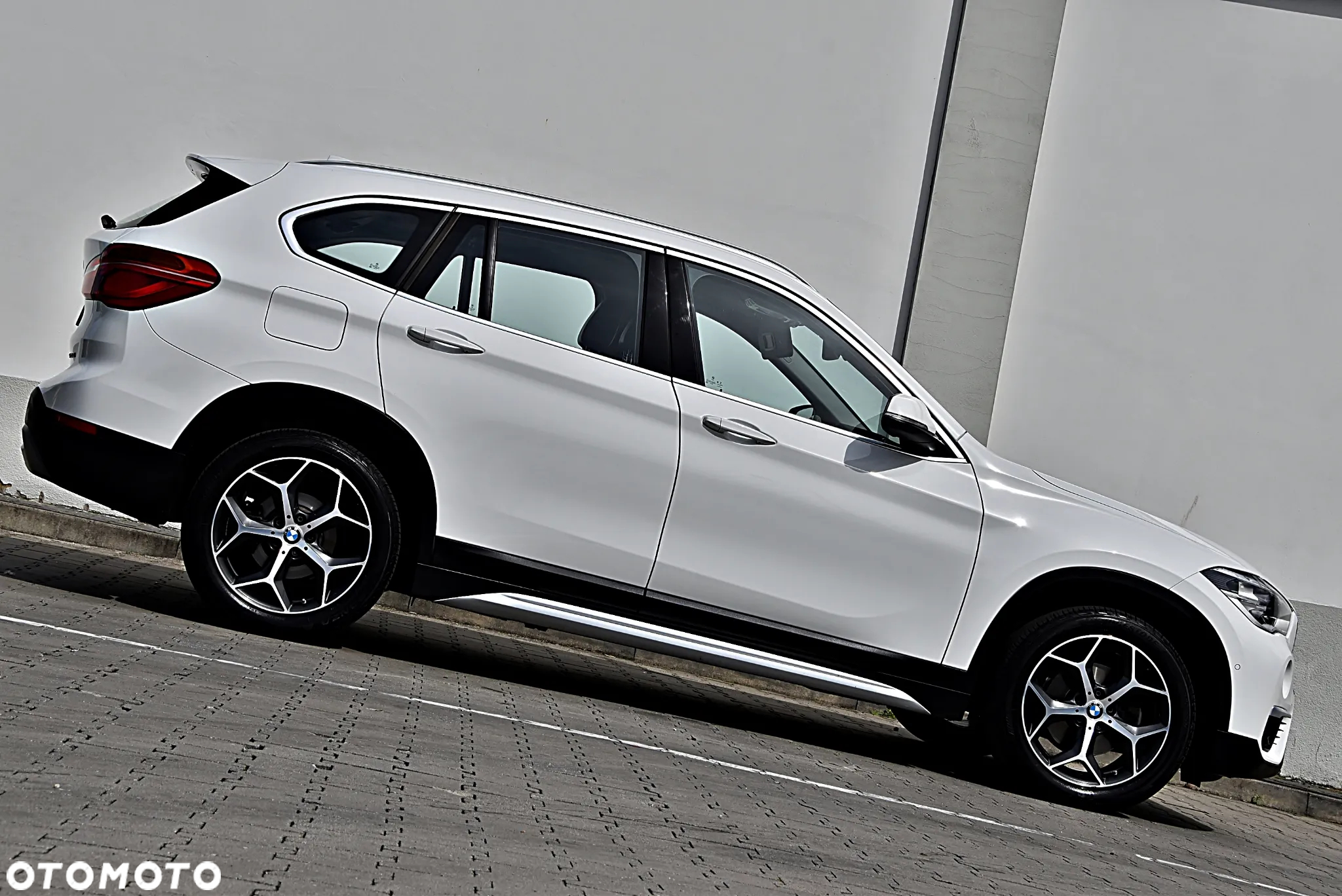 BMW X1 sDrive18i GPF xLine - 7