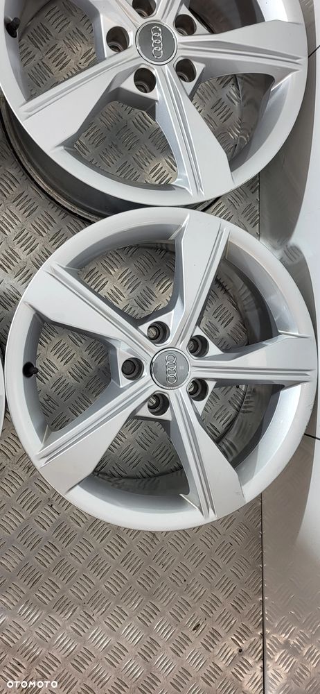 Audi A4 B9 Felgi Aluminiowe 17 5X112 - 5