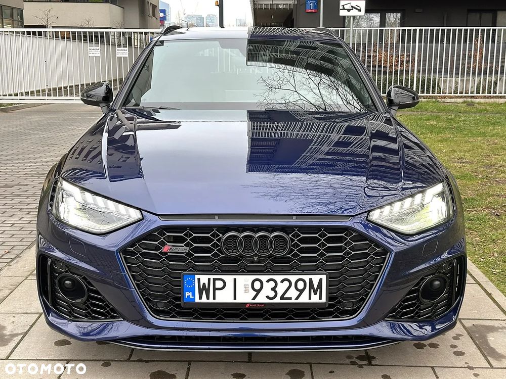 Audi RS4 Limousine - 3