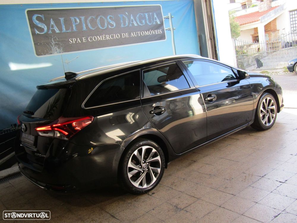 Toyota Auris Touring Sports - 4