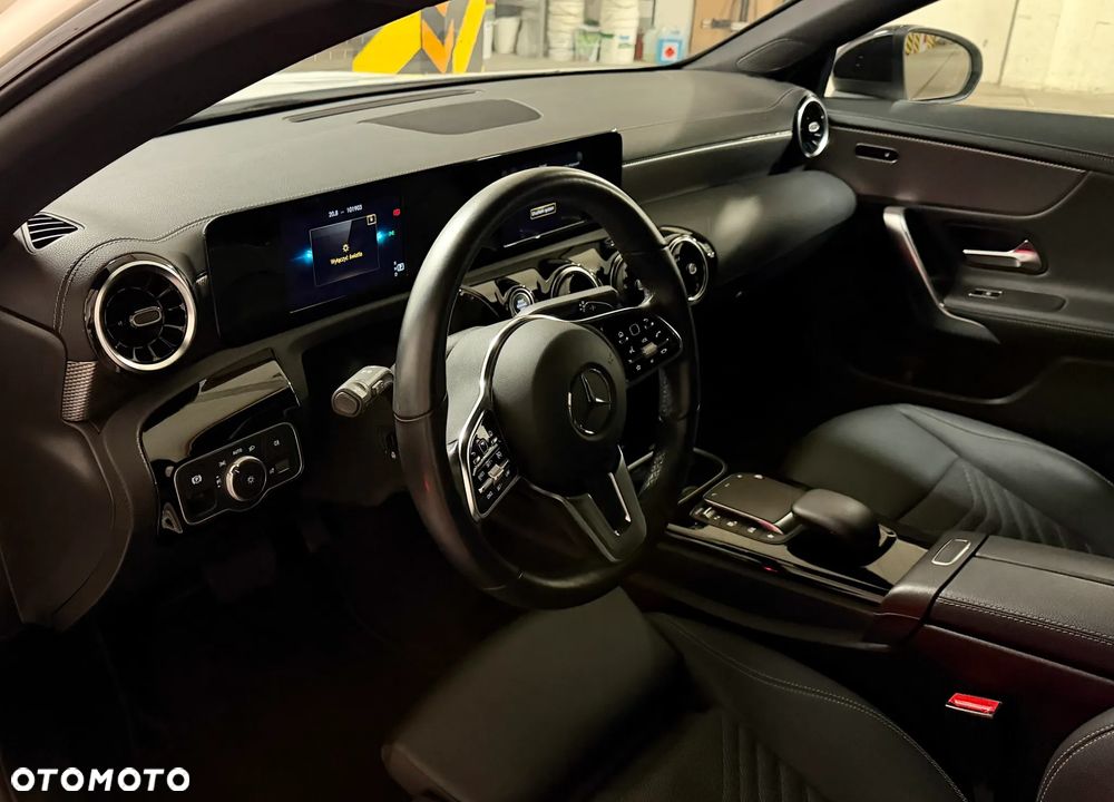 Mercedes-Benz CLA 200 d 8G-DCT - 22