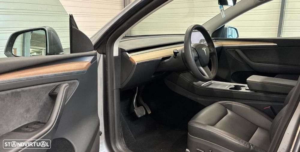 Tesla Model Y Long Range Dual Motor AWD - 5