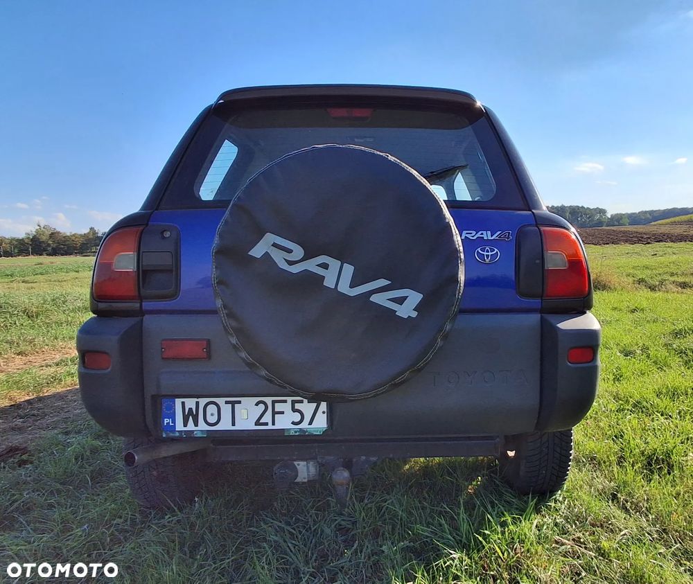 Toyota RAV4 2.0 - 6