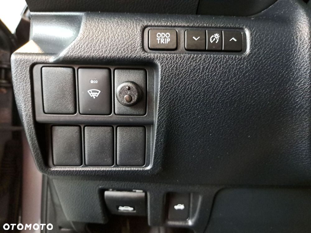 Lexus IS 200t Elite - 31