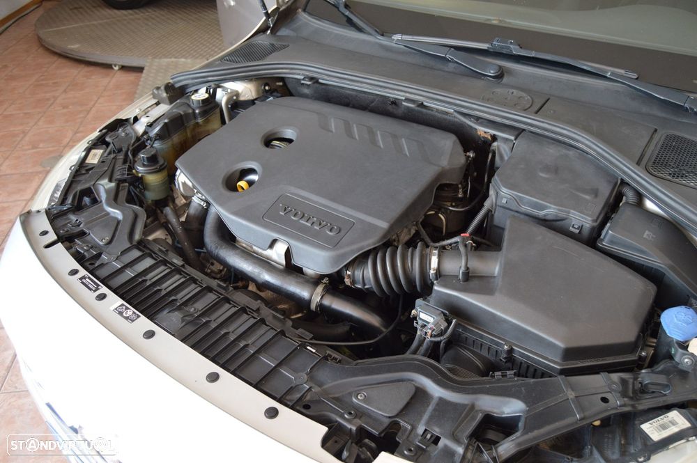 Volvo V60 1.6 D2 Drive Momentum Powershift Start/Stop - 9