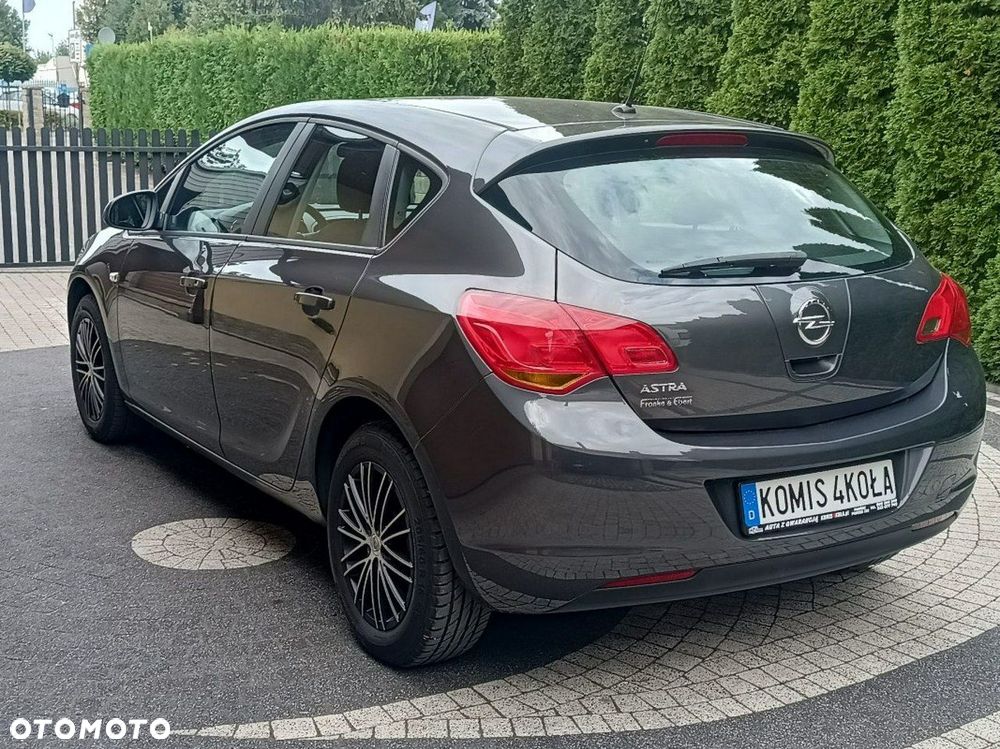 Opel Astra - 4
