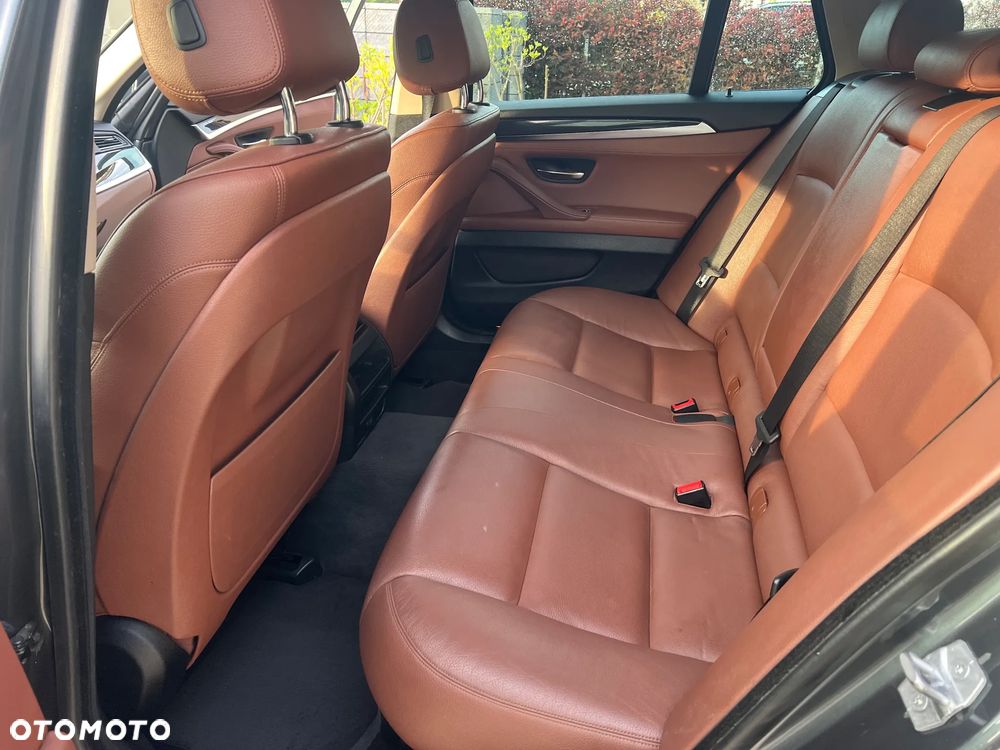 BMW Seria 5 520d Luxury Line - 14