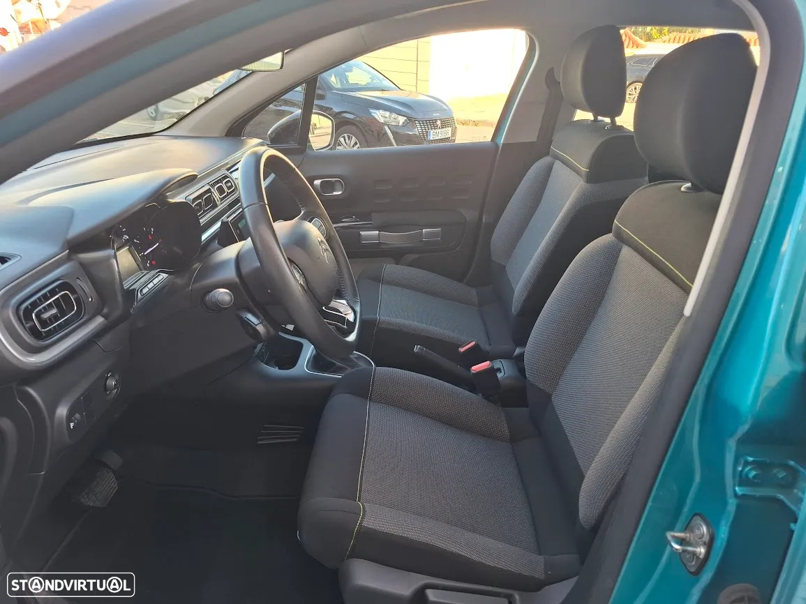 Citroën C3 1.2 PureTech Shine EAT6 - 24