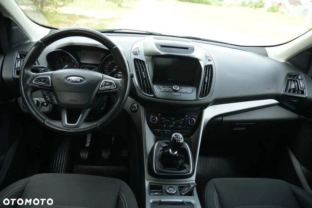 Ford Kuga 1.5 TDCi 2x4 Trend - 24