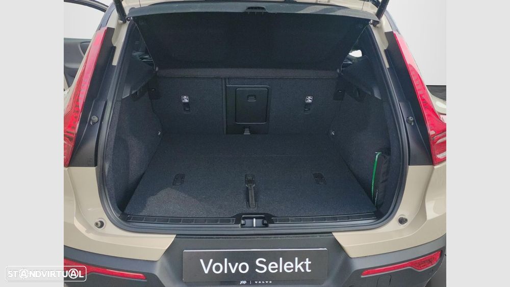 Volvo EX40 82 kWh Single Motor Extended Range Plus - 17