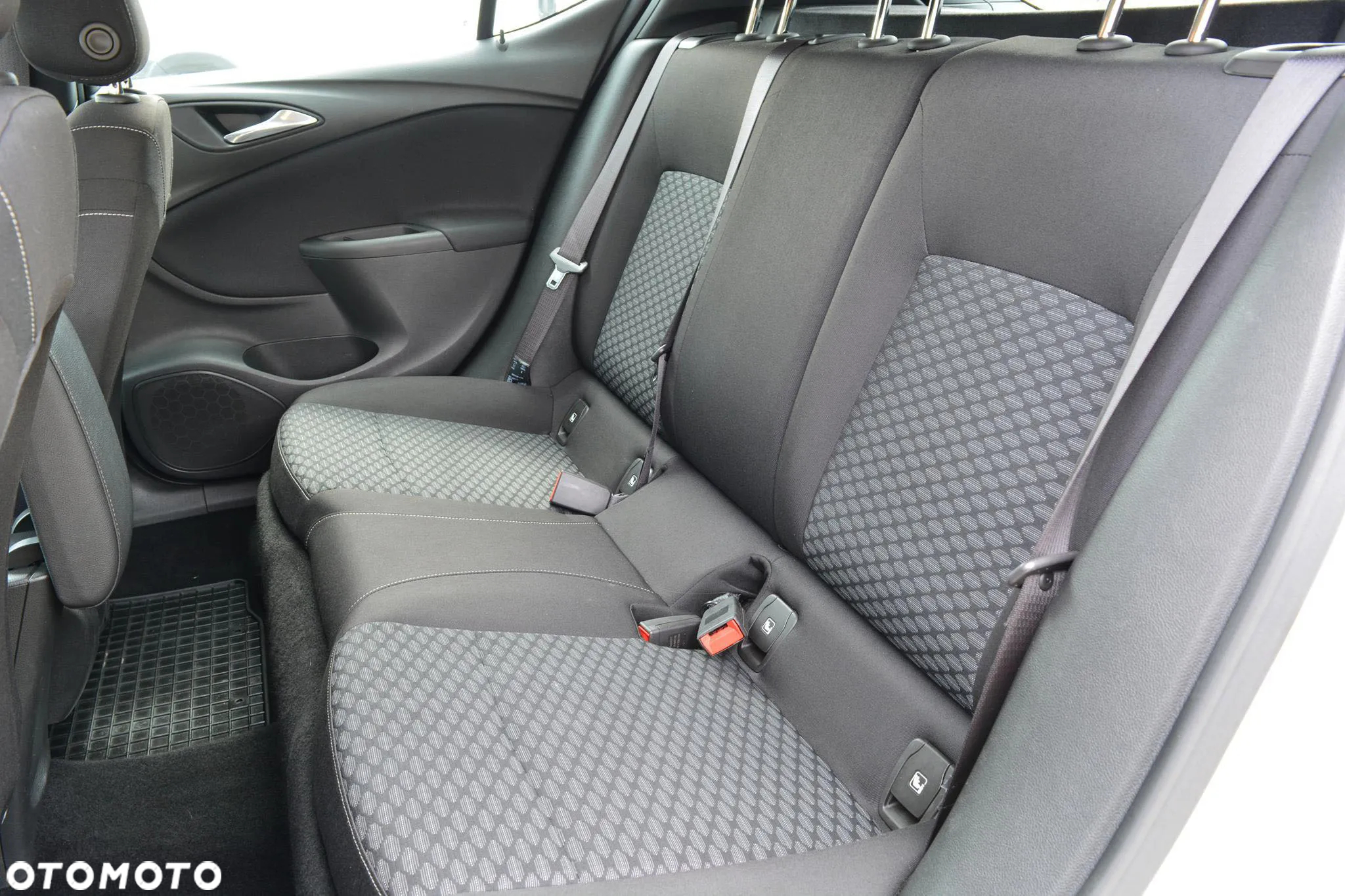 Opel Astra V 1.4 T Enjoy S&S - 26