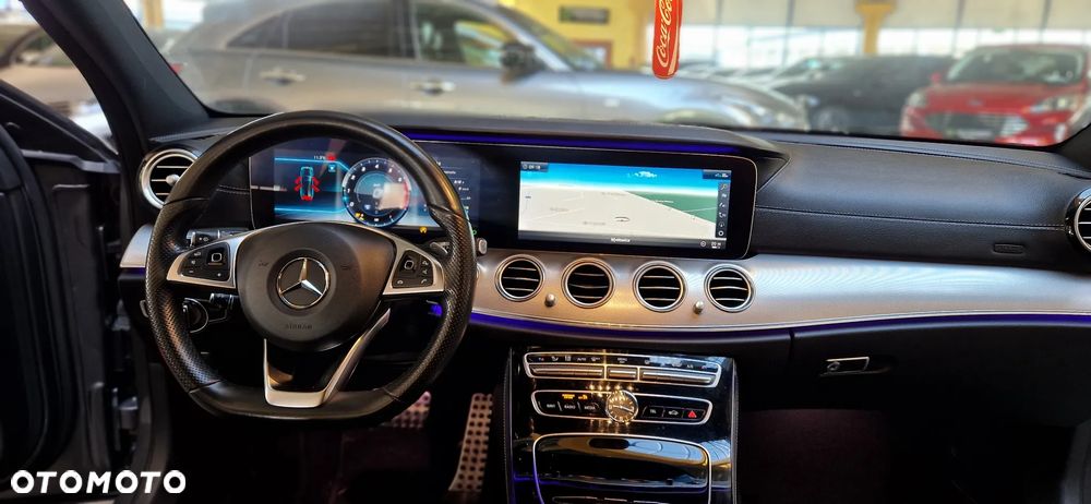 Mercedes-Benz Klasa E 400 4Matic T 9G-TRONIC AMG Line - 24