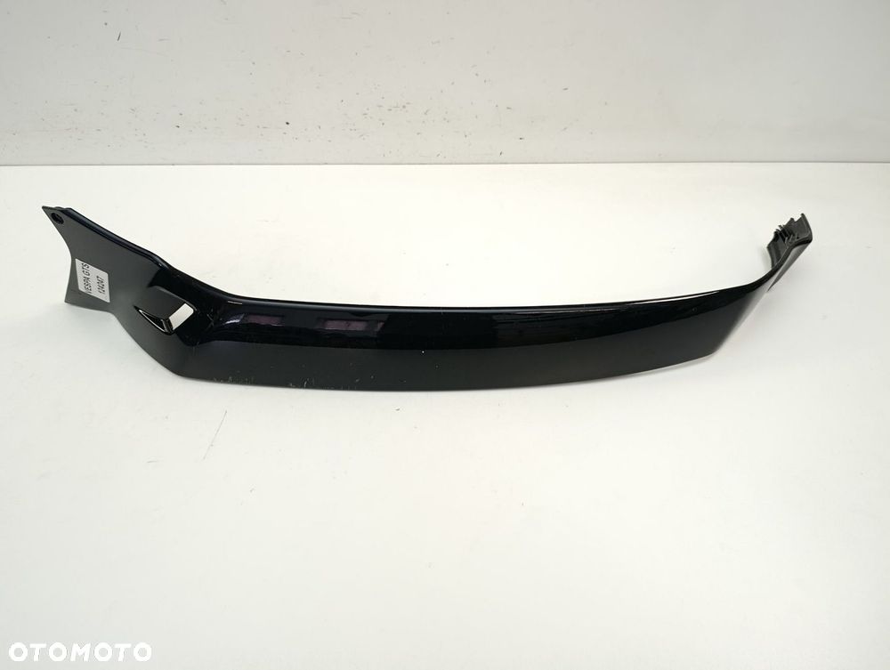 PIAGGIO VESPA GTS LISTWA WYPEŁNIENIE PRAWE - 1