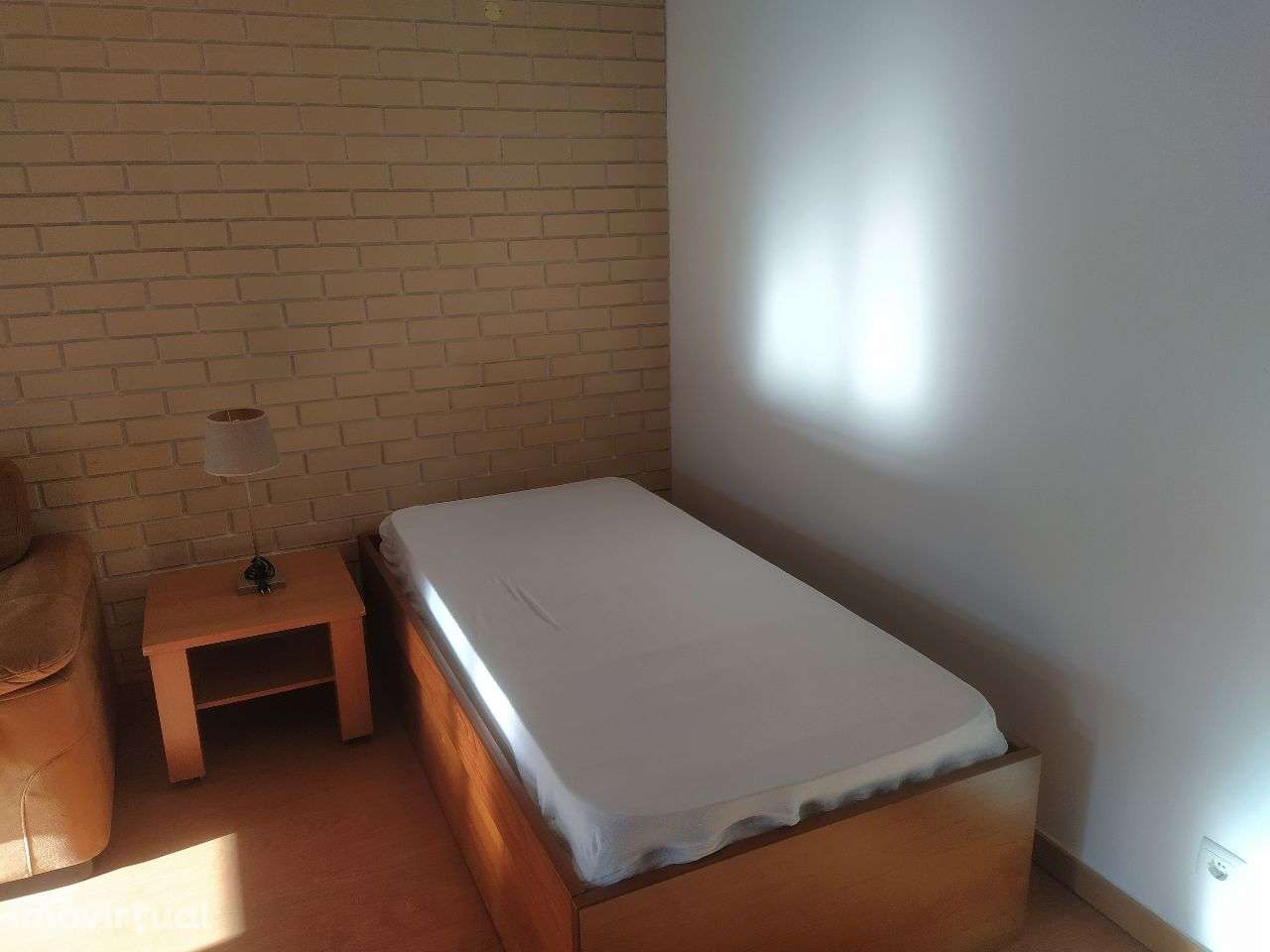 Novo valor. . Arrenda-se T0 no Alma Shopping. Mobilado e equipado. - Grande imagem: 5/10