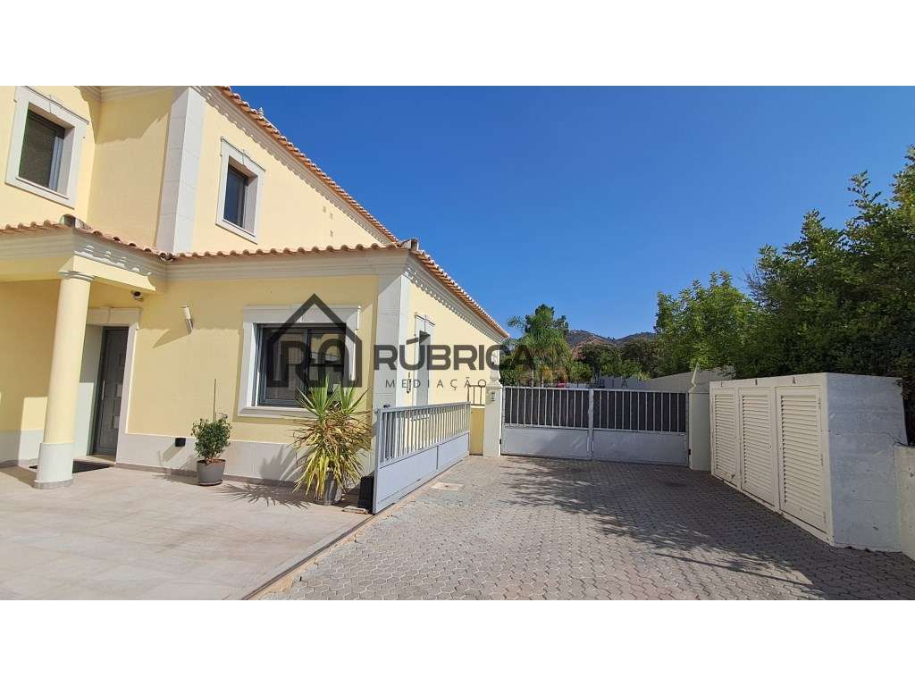 Moradia T3 com Terraço e Garagem em Salir - Conforto e Tranquilidad... - Grande imagem: 2/35