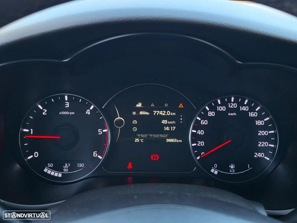 Kia Carens 1.7 CRDi ISG TX - 17