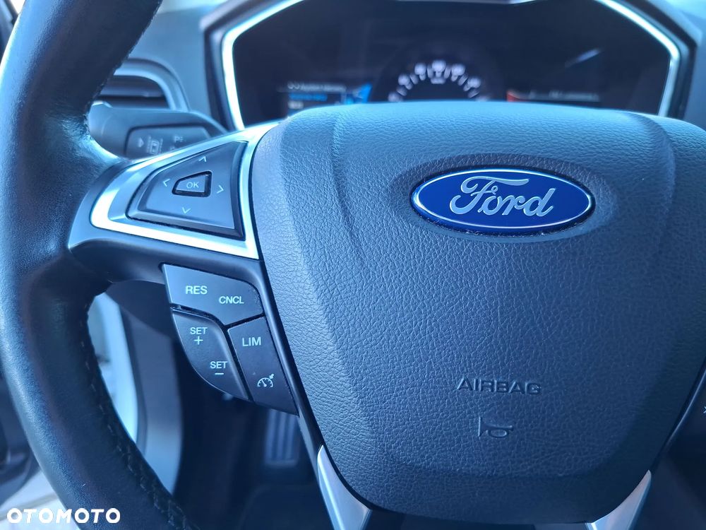 Ford Mondeo 2.0 Hybrid Titanium - 25