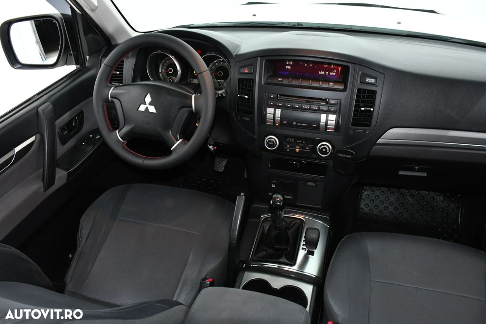 Mitsubishi Pajero 3.2 DI-D - 12