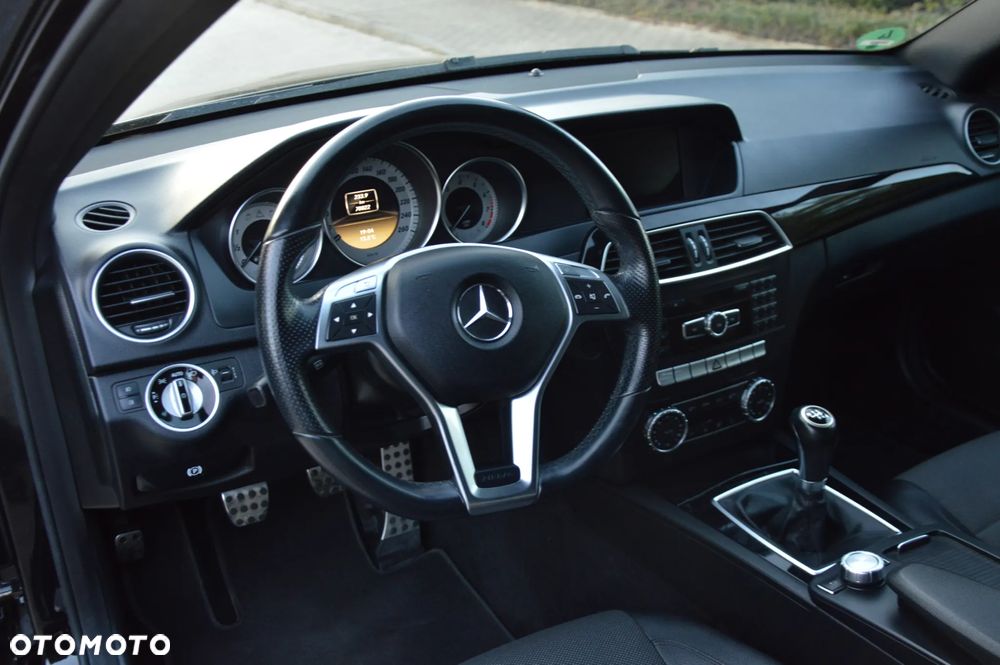 Mercedes-Benz Klasa C 180 BlueEFFICIENCY - 12