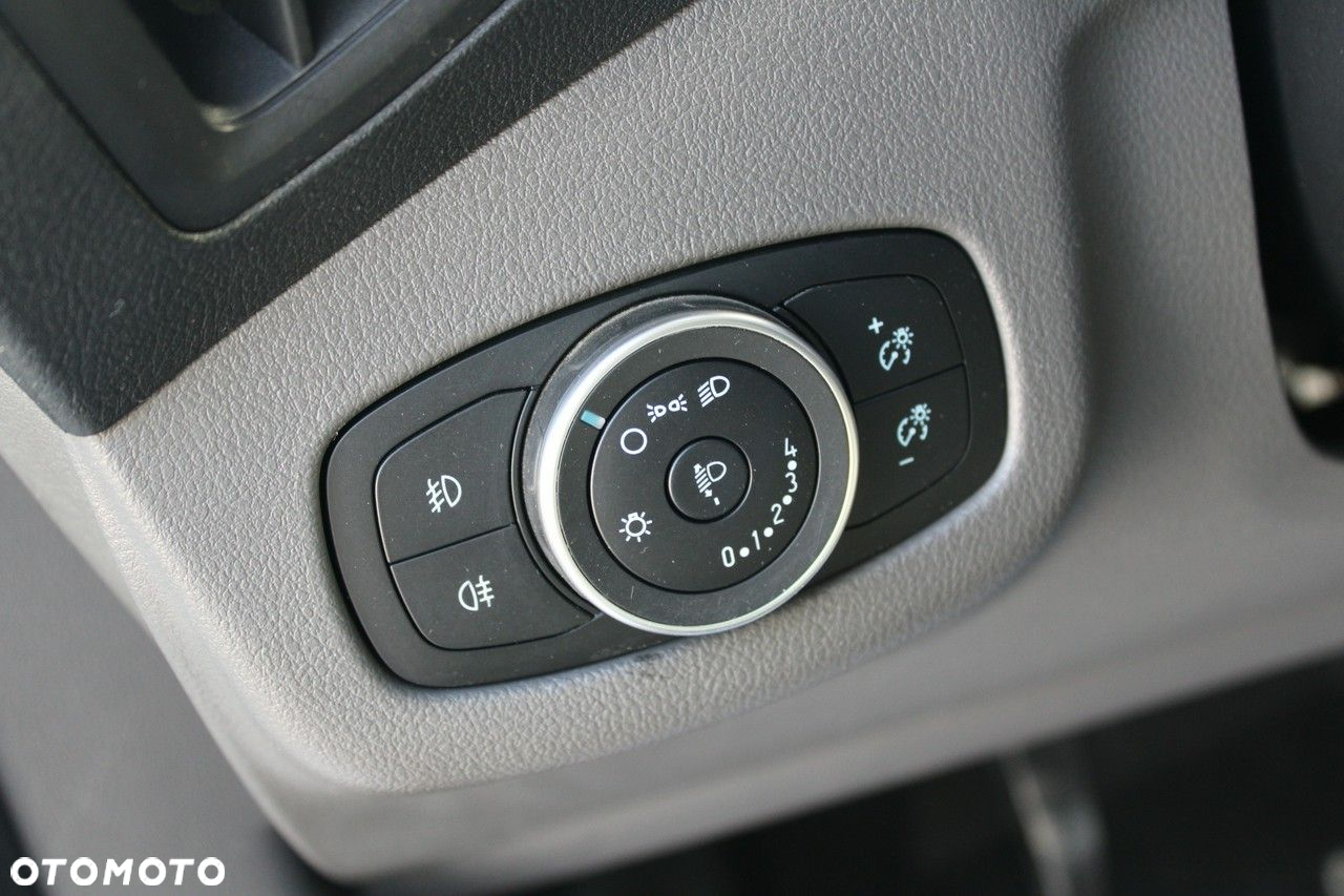 Ford Transit Connect - 23