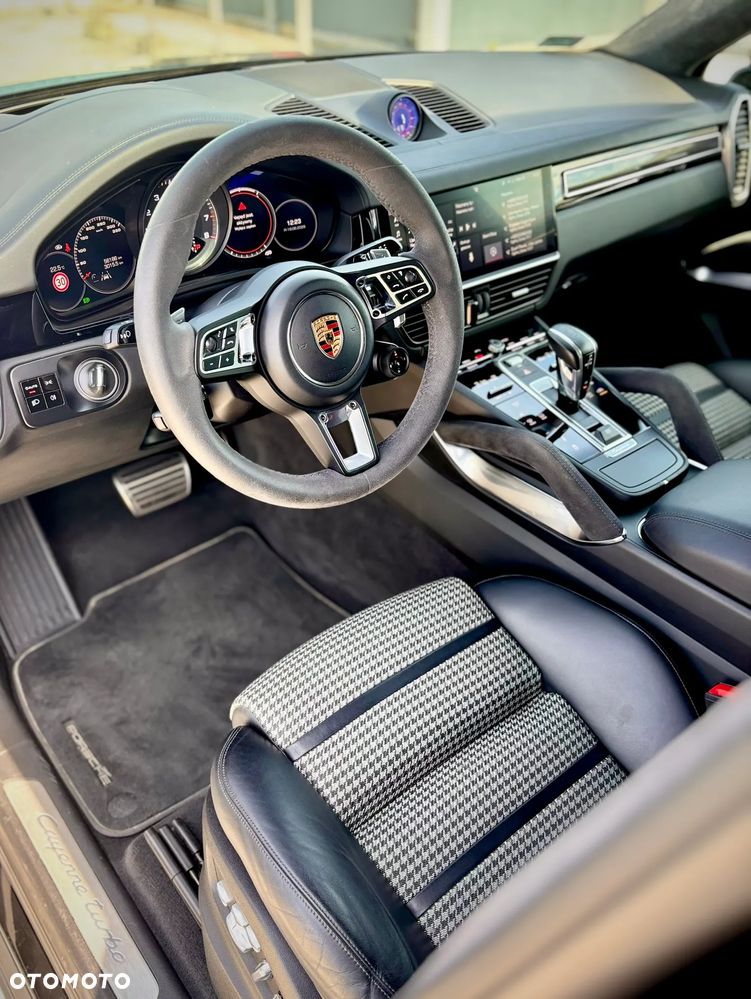 Porsche Cayenne - 13