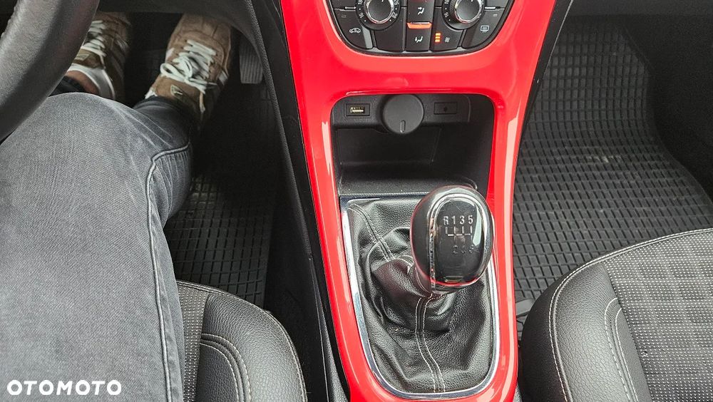 Opel Astra 1.6 Turbo Innovation - 12