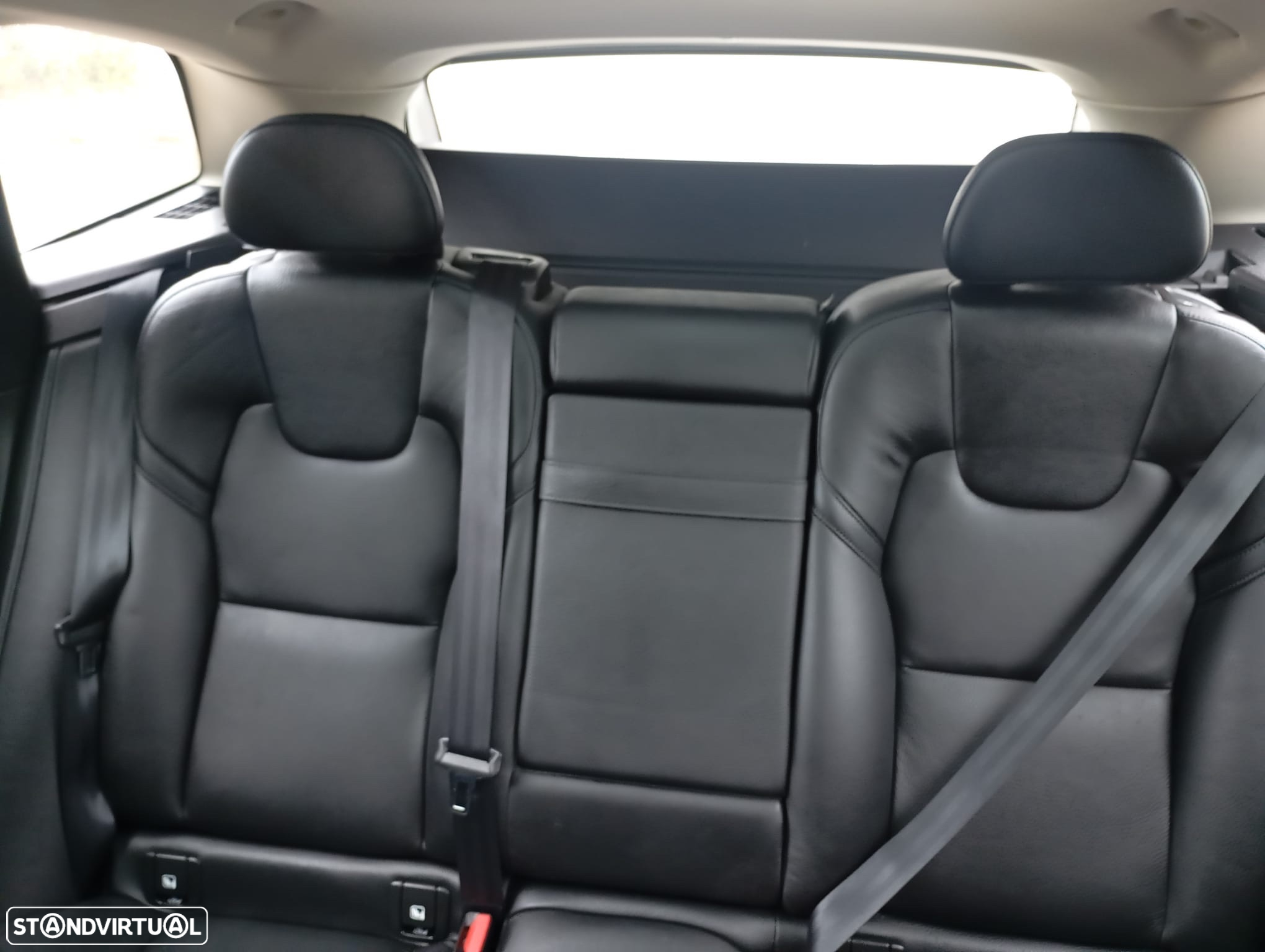 Volvo XC 60 2.0 D4 Momentum AWD Geartronic - 35