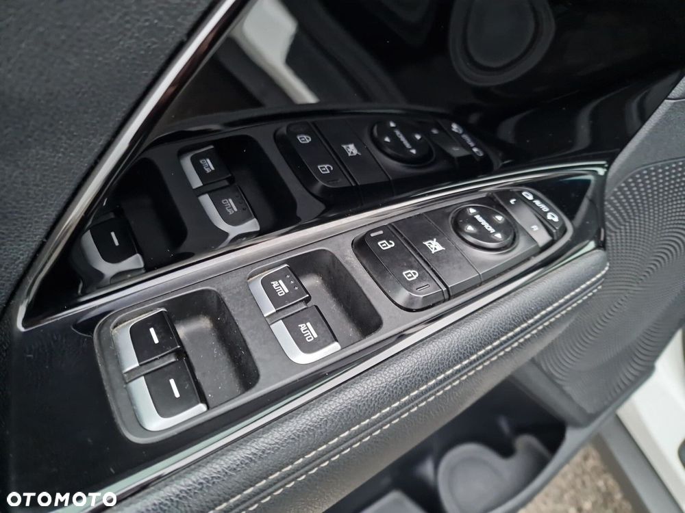 Kia Niro 1.6 GDI Plug-in Hybrid L - 19