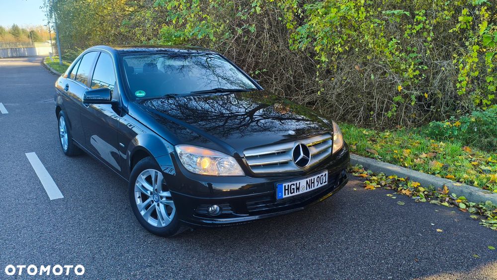 Mercedes-Benz C-Class 2010 photo 2