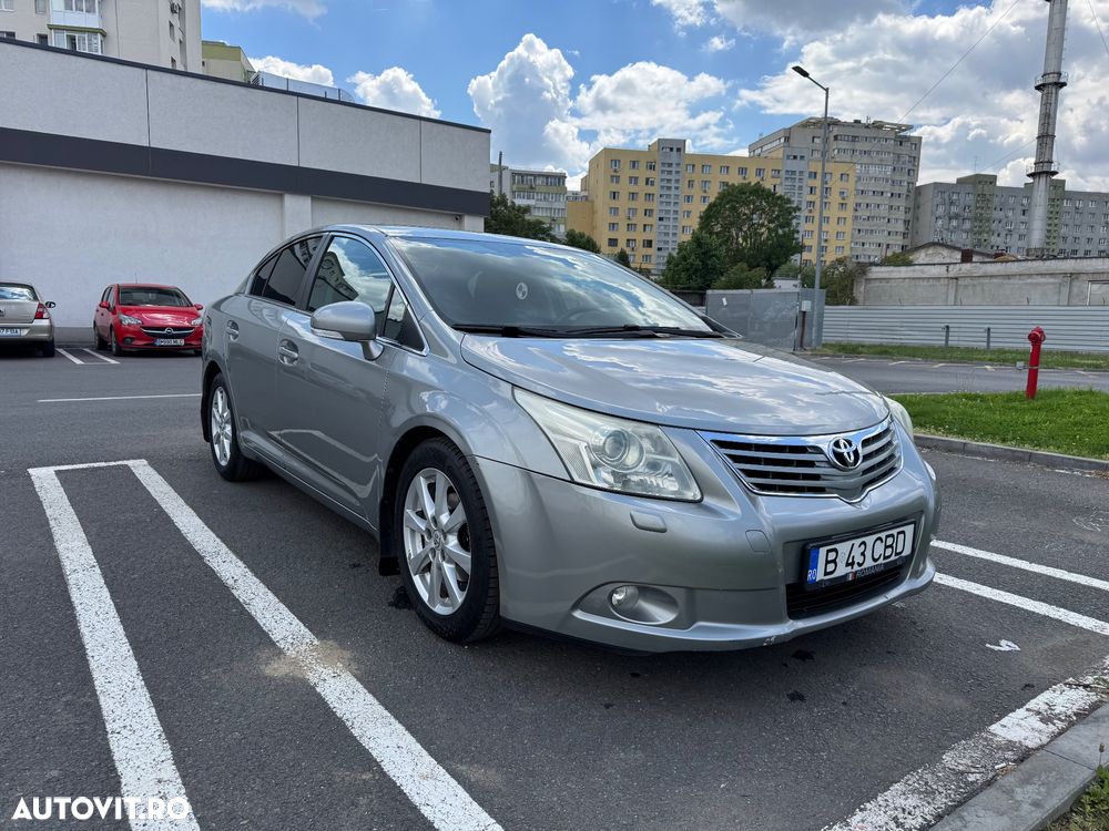 Toyota Avensis 2.0 D-4D Sedan Luna - 2