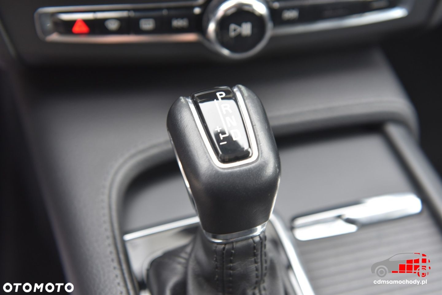 Volvo V90 D4 Momentum - 32