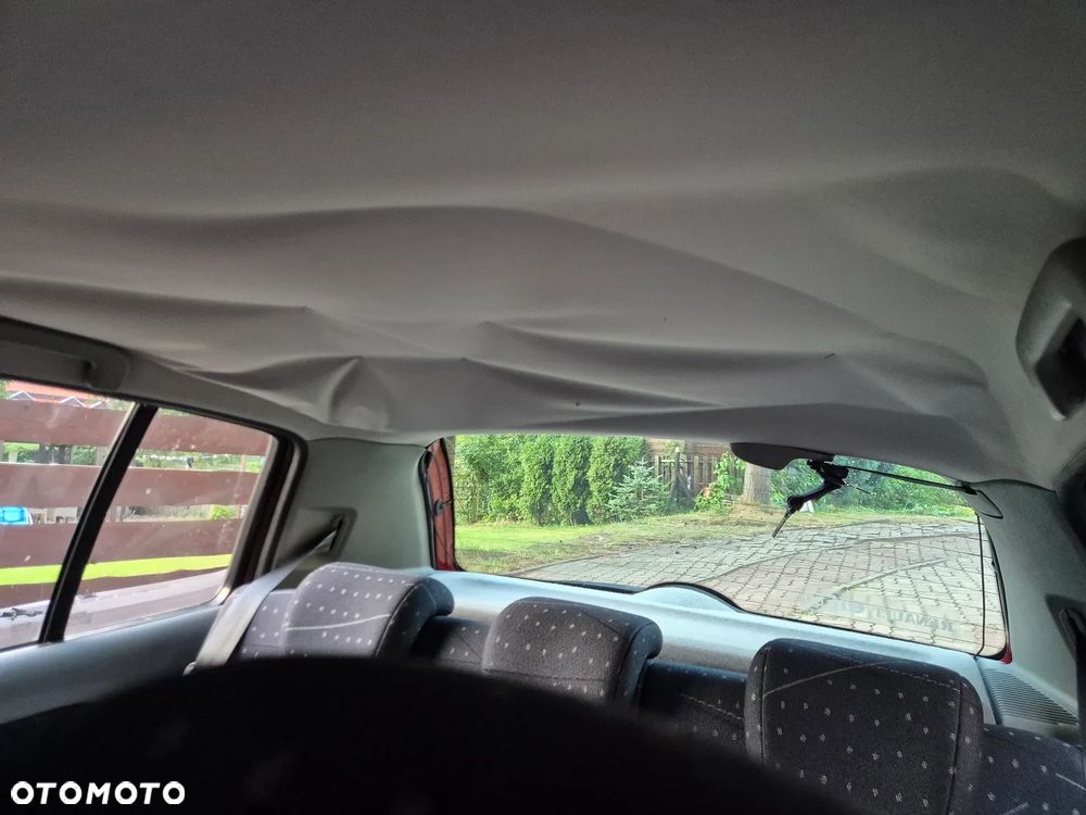 Renault Clio - 36