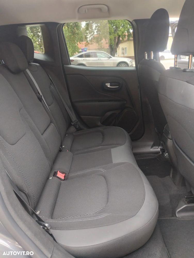 Jeep Renegade - 14
