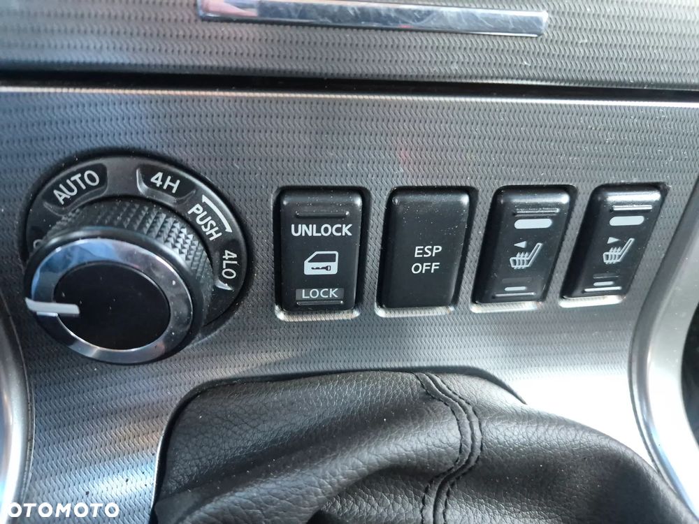 Nissan Pathfinder 2.5 DCi XE - 17