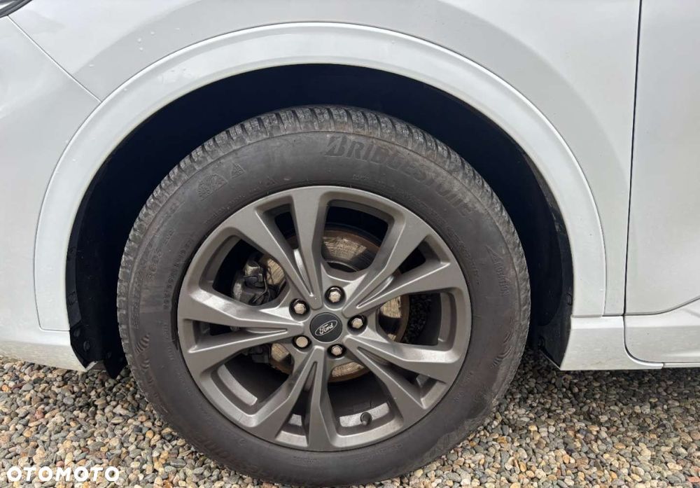 Ford Kuga - 17