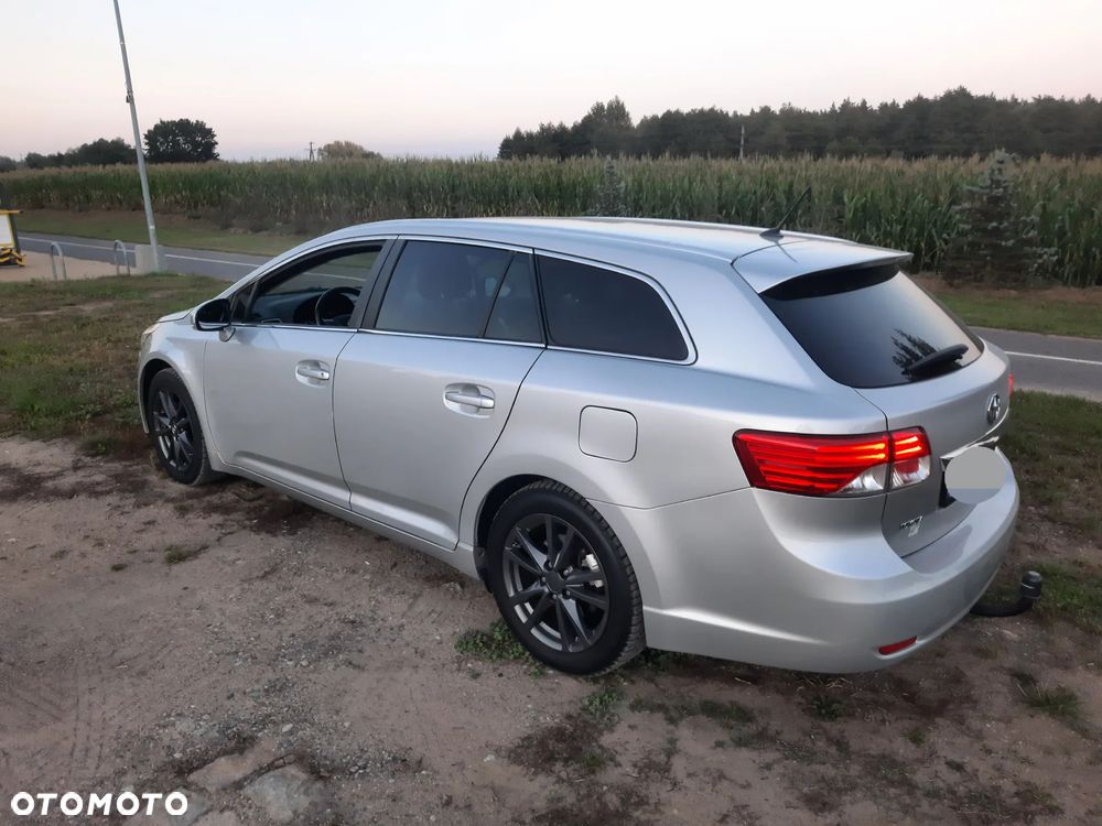 Toyota Avensis - 2