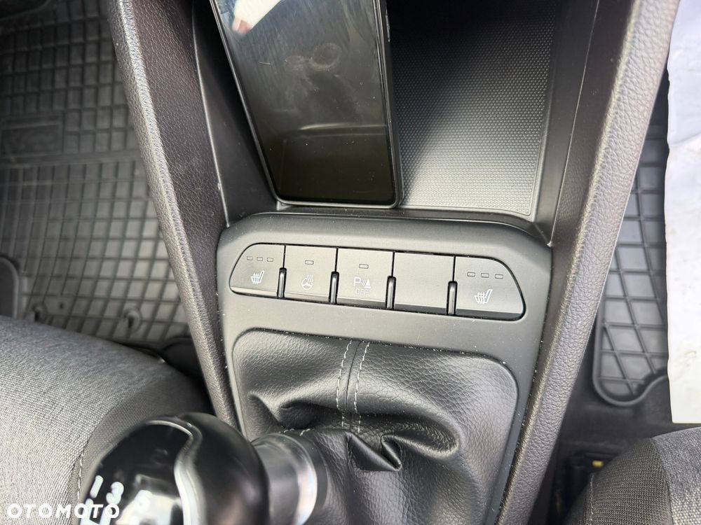 Kia Stonic 1.2 L - 14