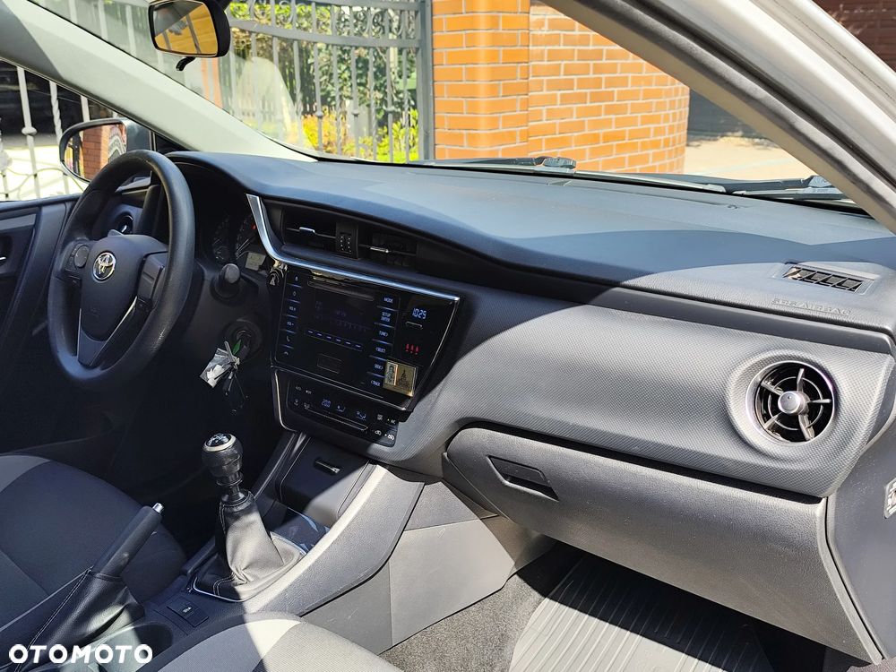 Toyota Auris 1.33 VVT-i Active - 15