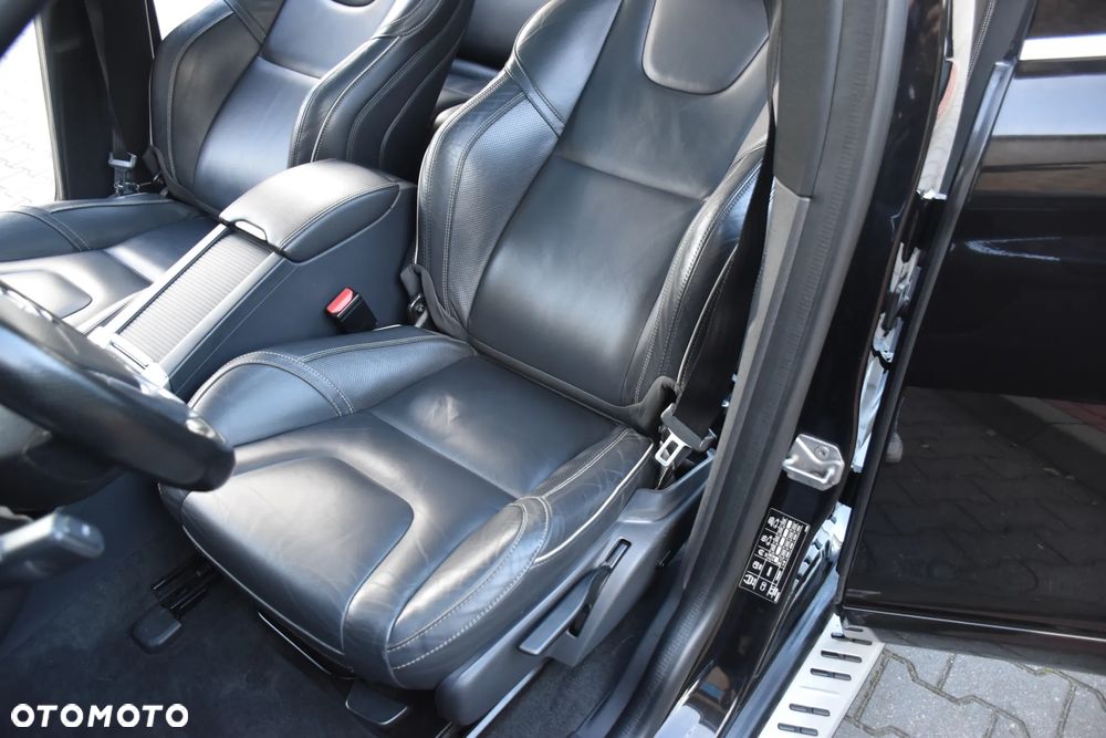 Volvo XC 60 D3 Drive-E R-Design Momentum - 13