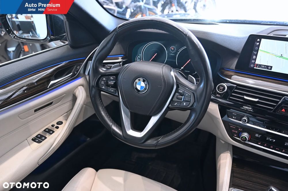 BMW Seria 5 520d xDrive - 15