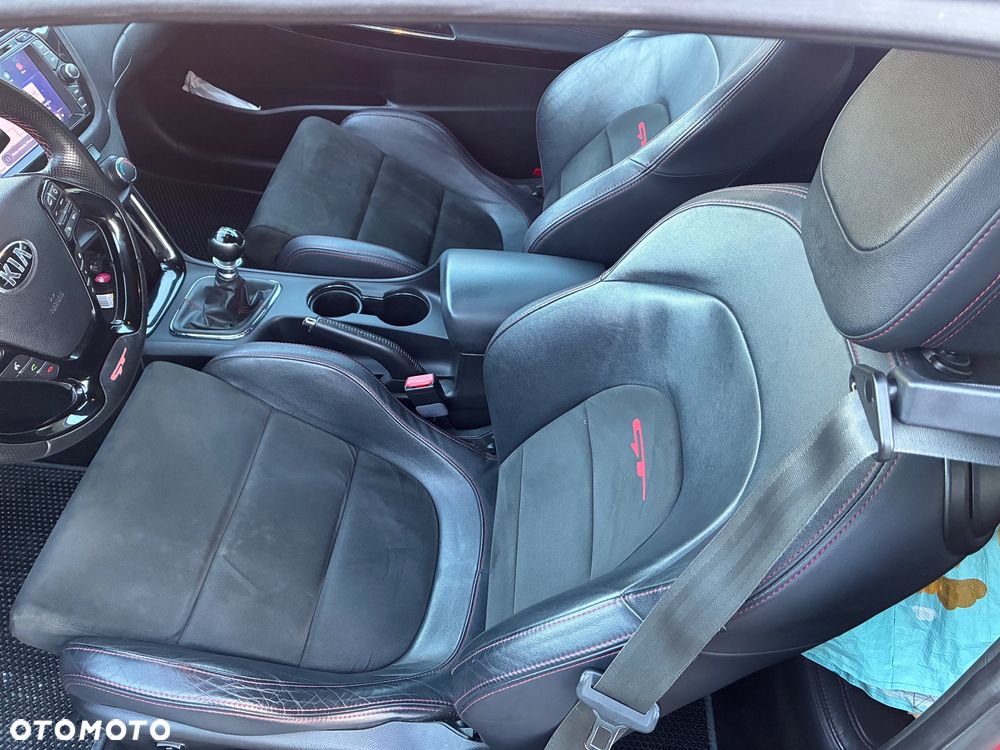 Kia Ceed 1.6 T-GDI GT L - 17