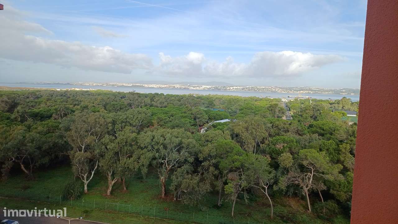 Excelente apartamento na praia de S. João da Caparica - Grande imagem: 2/11