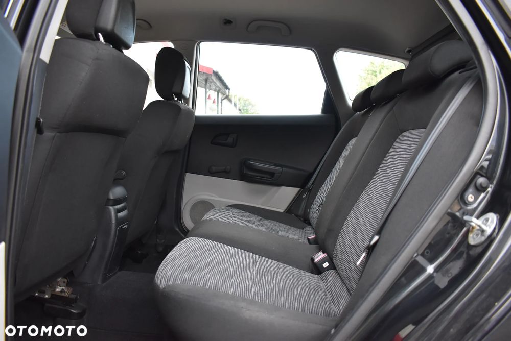 Kia Ceed - 14