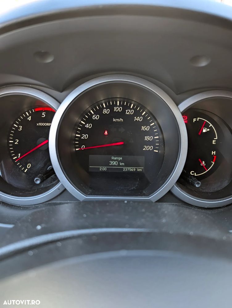 Suzuki Grand Vitara 1.9 DDiS Comfort DPF Limited - 11