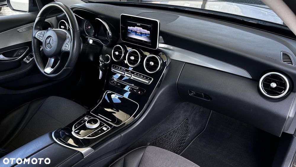 Mercedes-Benz Klasa C 180 9G-TRONIC - 24