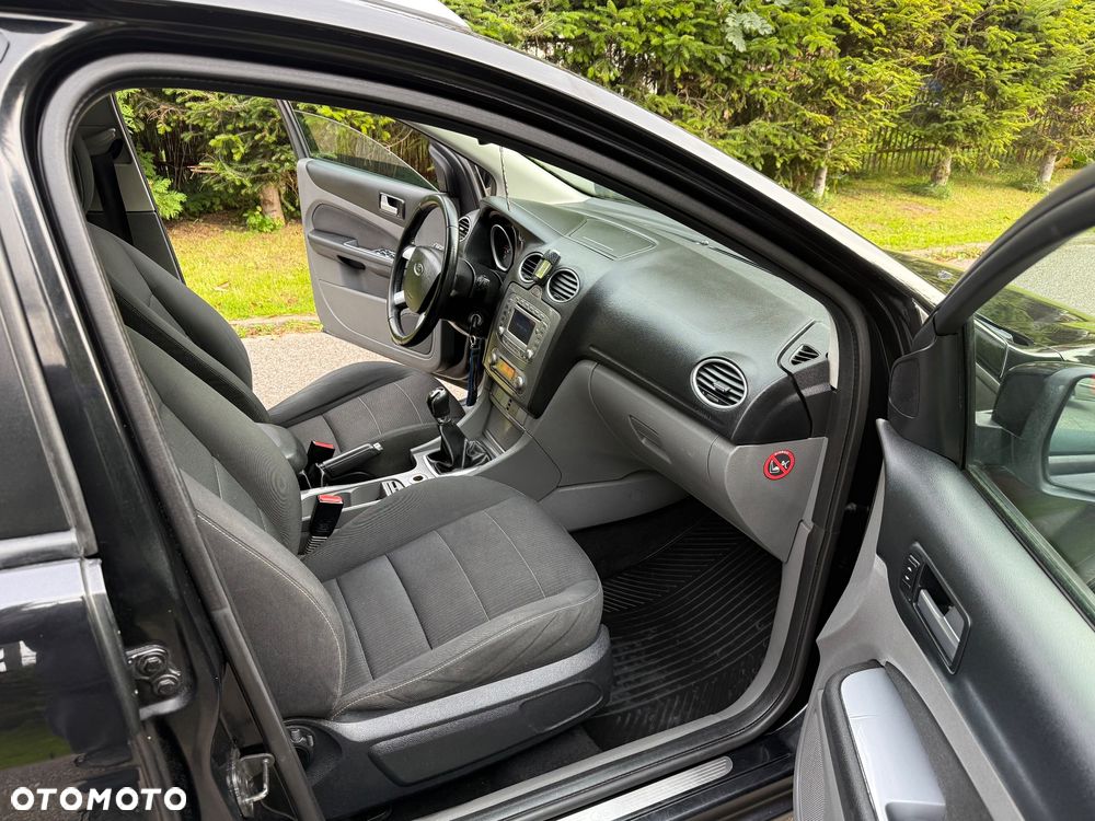 Ford Focus ver-1-8-tdci-trend-plus - 14