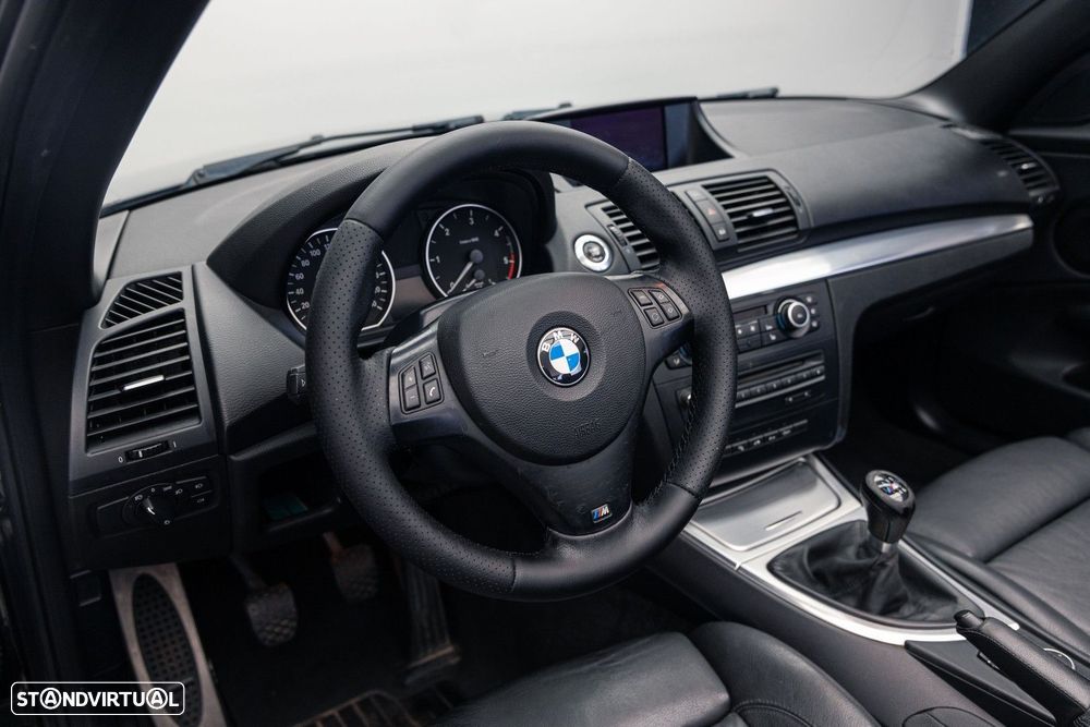 BMW 118 d Pack M - 21